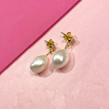 Baroque pearls with bling earstud